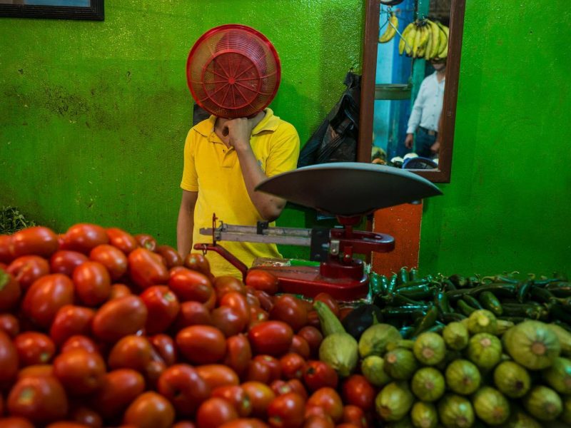 Storie di cibo e di gente che mangia. In “Photo&Food. Il cibo nelle fotografie Magnum dagli anni Quaranta a oggi”